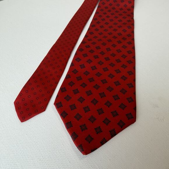 Tommy Hilfiger Vintage Red Silk Tie | Made in USA - Picture 8 of 14